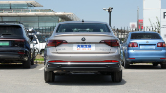 VW Sagitar Flyover 200TSI MT